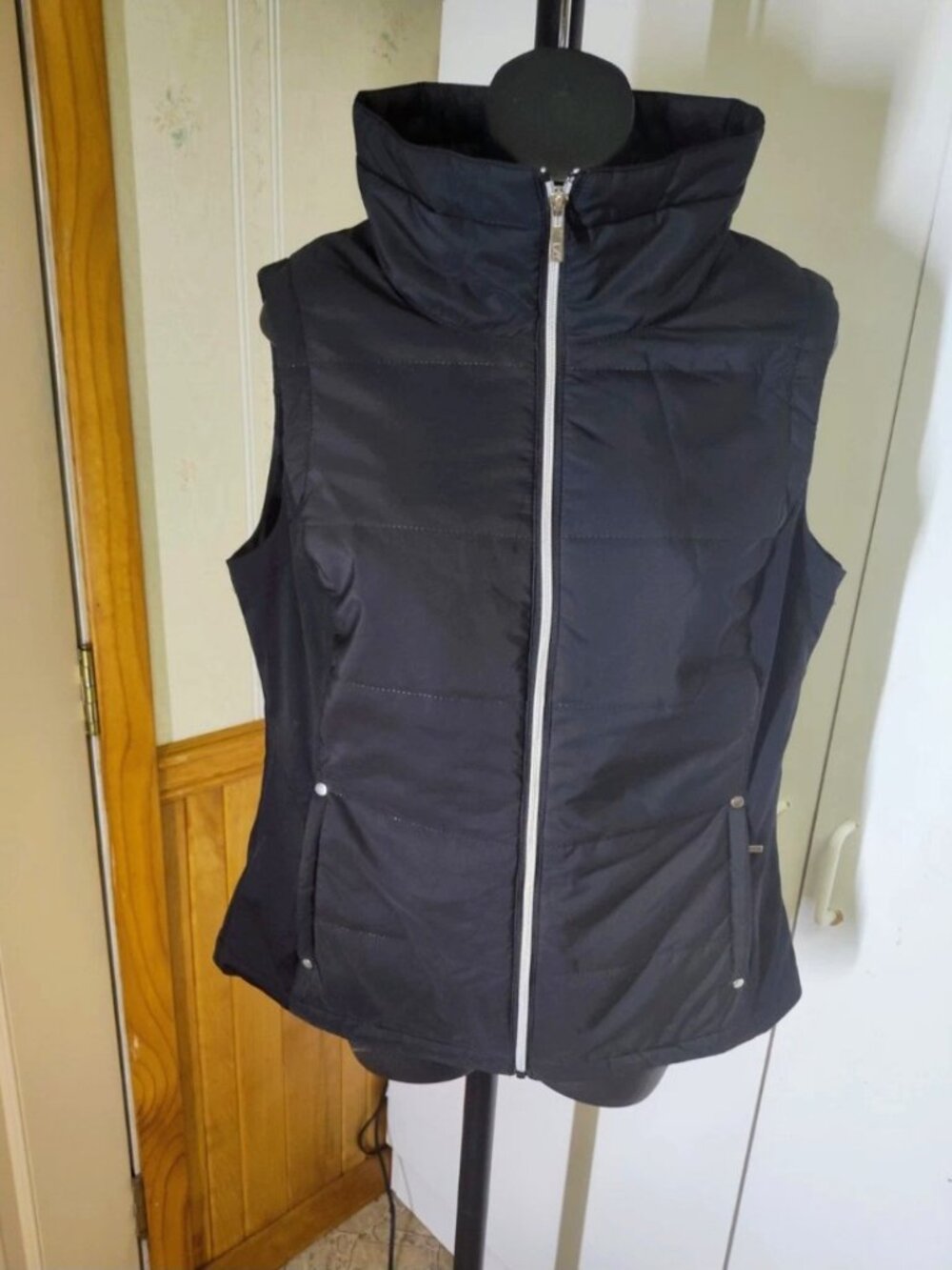 Cutter & Buck CB Weathertec Women's Quilted Black Vest Wind Resistant Size Large